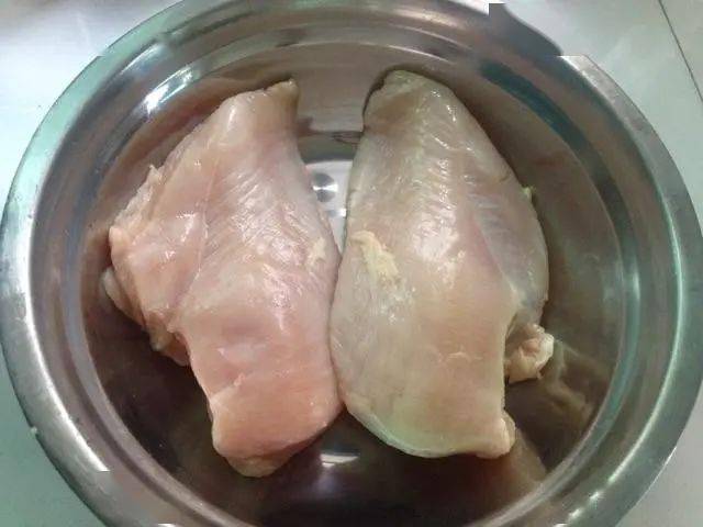 鸡胸肉什么时候最便宜 d05fe9e55063422daf47475567f249d8.jpeg