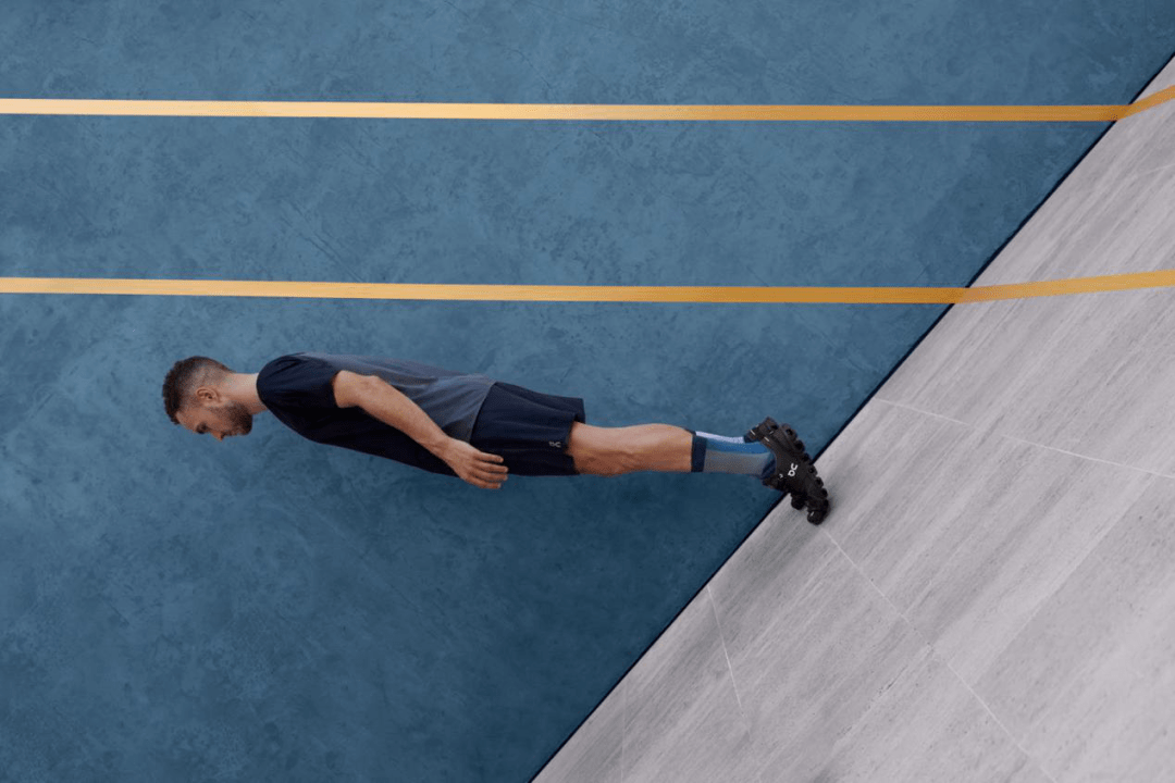 蓝人|蓝人装|穿上「费德勒的跑鞋」后,我只想惊呼一句:太嗯了!