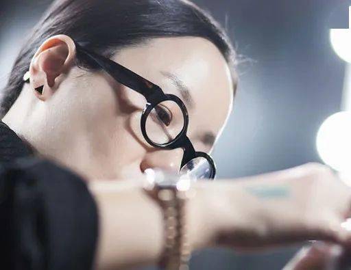 郑瑄茉|BLACKPINK回归造型都是天价？深扒明星化妆师用什么！