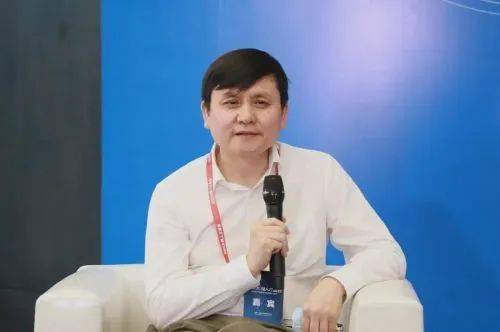 十一长假能否出去“浪”，张文宏提了两个数字