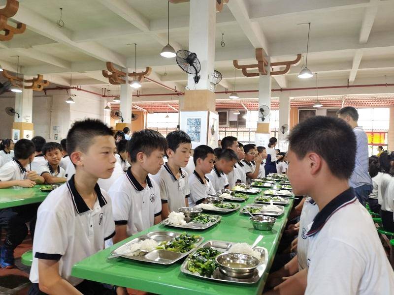 生活|一碗白米饭，一道青菜，中山这所学校推出“危机体验餐”