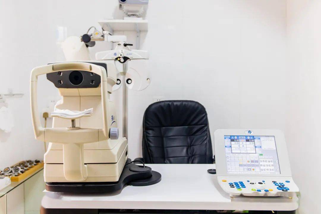 三店|一口价!¥88元/副!超轻钛框+防蓝光镜片!专业验光配镜!300+款镜框任挑任选!三店通用!