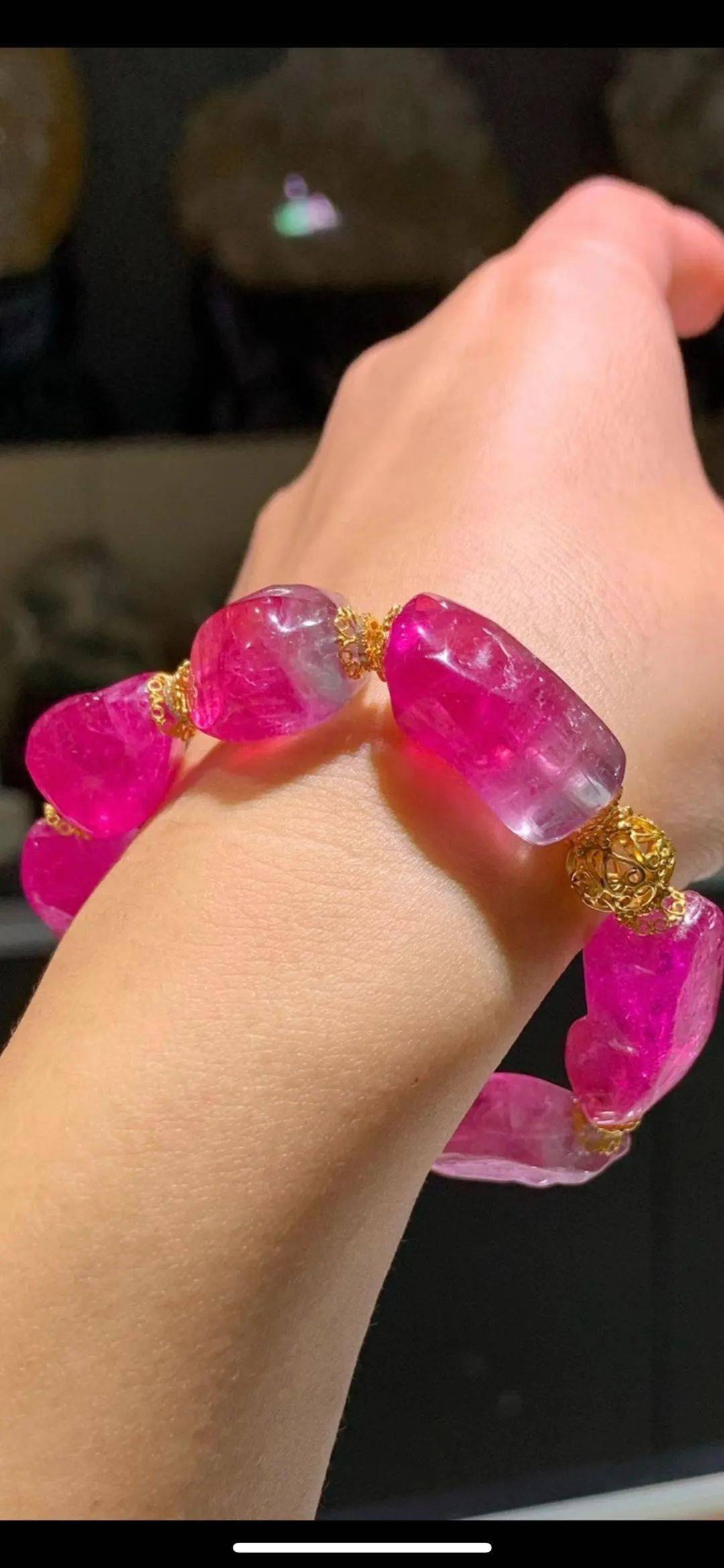 老年人|41岁女子10年时间里和8名老年人结婚 骗走大量珠宝和钱财后悲剧