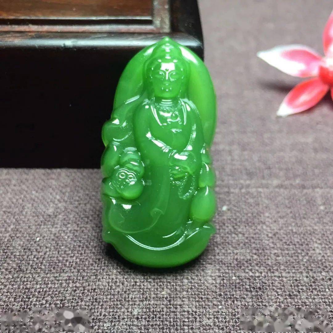 老年人|41岁女子10年时间里和8名老年人结婚 骗走大量珠宝和钱财后悲剧