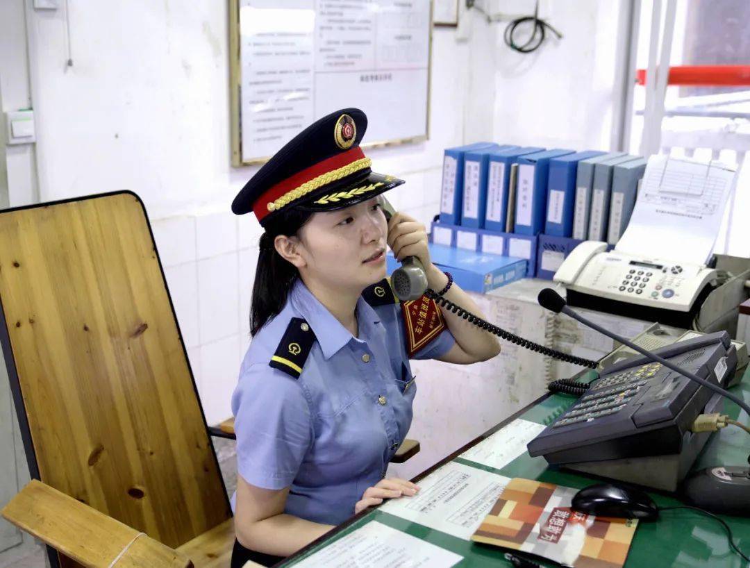 柳州车务段韦娅娜"谁说女生顶不住压力?