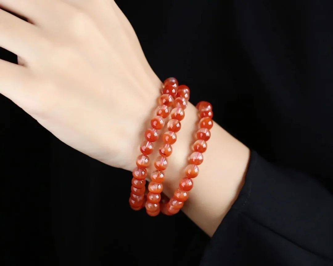 老年人|41岁女子10年时间里和8名老年人结婚 骗走大量珠宝和钱财后悲剧