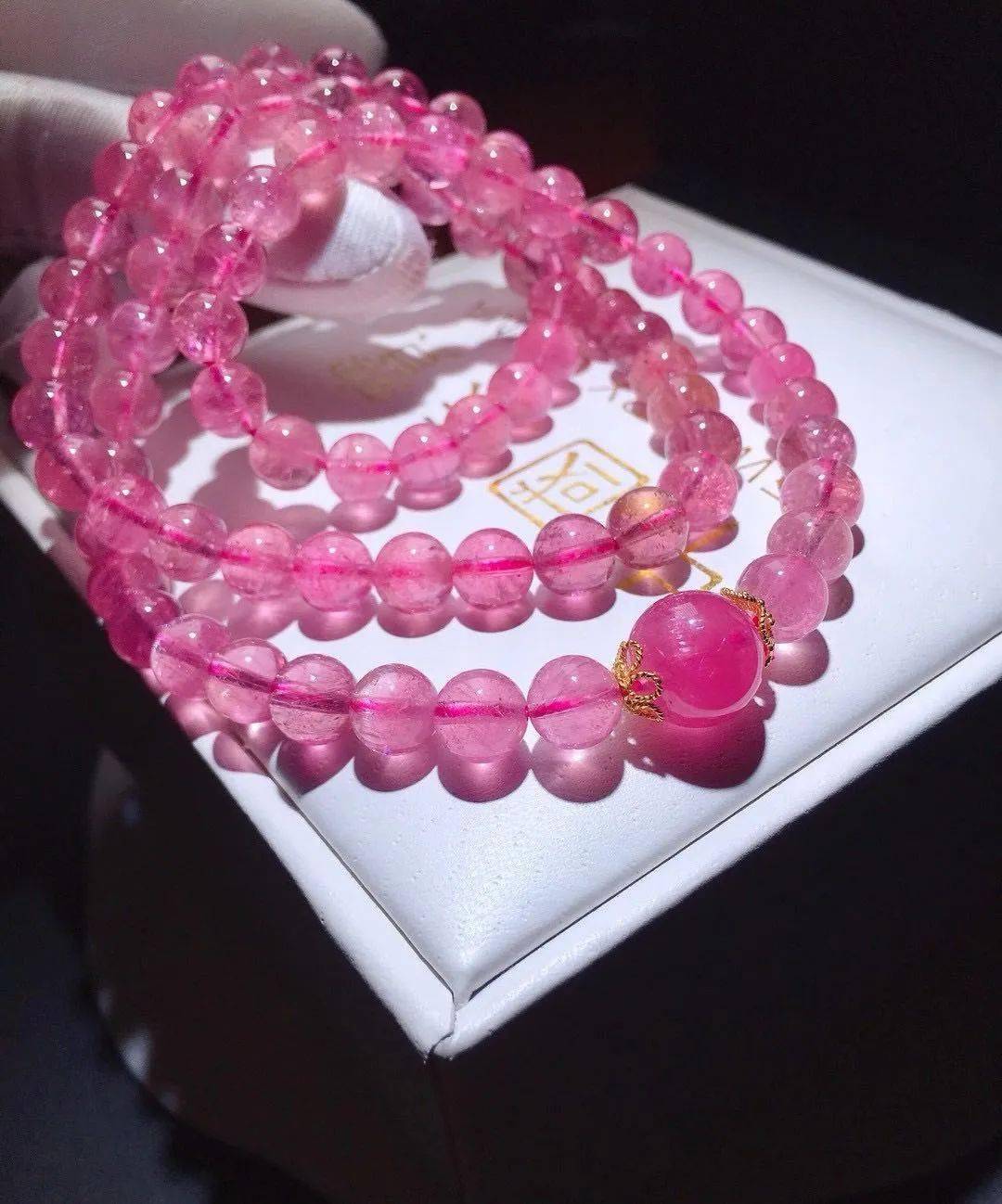 老年人|41岁女子10年时间里和8名老年人结婚 骗走大量珠宝和钱财后悲剧