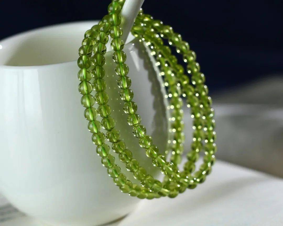 老年人|41岁女子10年时间里和8名老年人结婚 骗走大量珠宝和钱财后悲剧