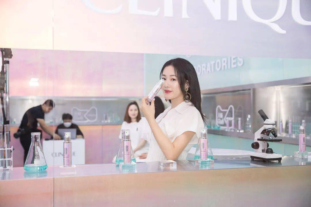 倩碧|在302万人美白片场，我被皮肤真相小黑屋爆击了……