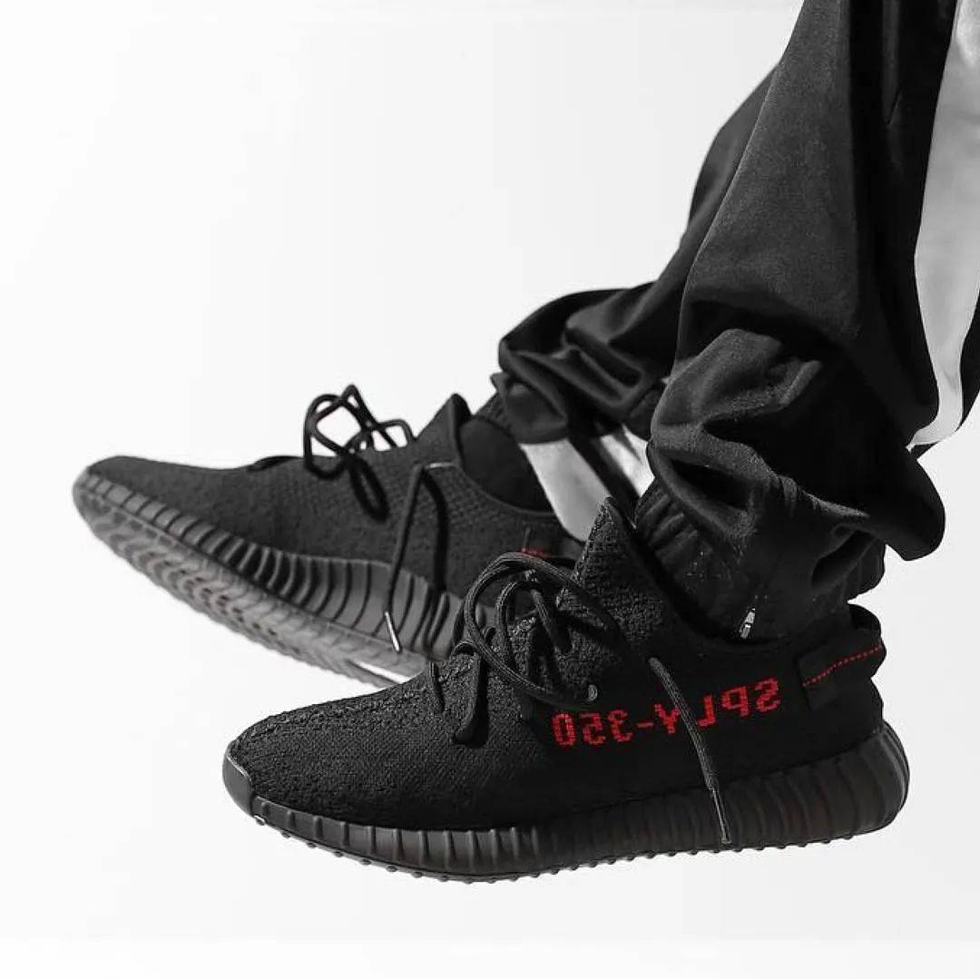 adidas yeezy boost 350 v2配色方案:core black/core black-red鞋款