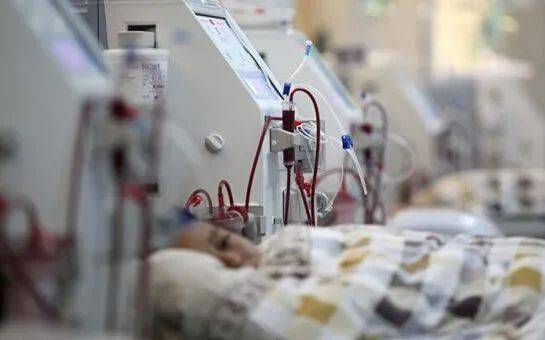 手臂|尿毒症老人求助：透析手臂血管通往心脏的“路”窄了！医生用小小球囊疏通“生命线”