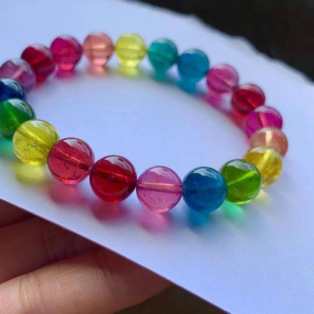 老年人|41岁女子10年时间里和8名老年人结婚 骗走大量珠宝和钱财后悲剧