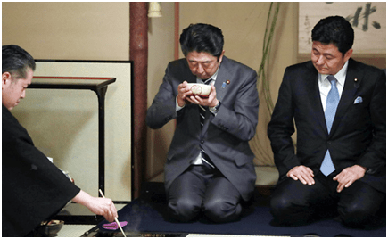 岸信夫|陈洋:安倍亲弟弟,日本新防长,一个坚定的亲台派