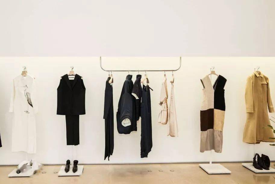 要点|秋冬服装陈列：2个要点+3个区域+8个技巧！