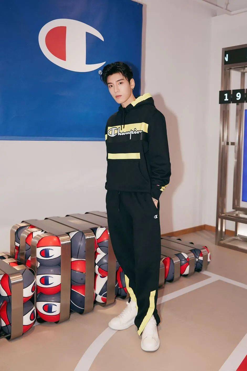 品牌|RAF SIMONS 将推出首个女装系列