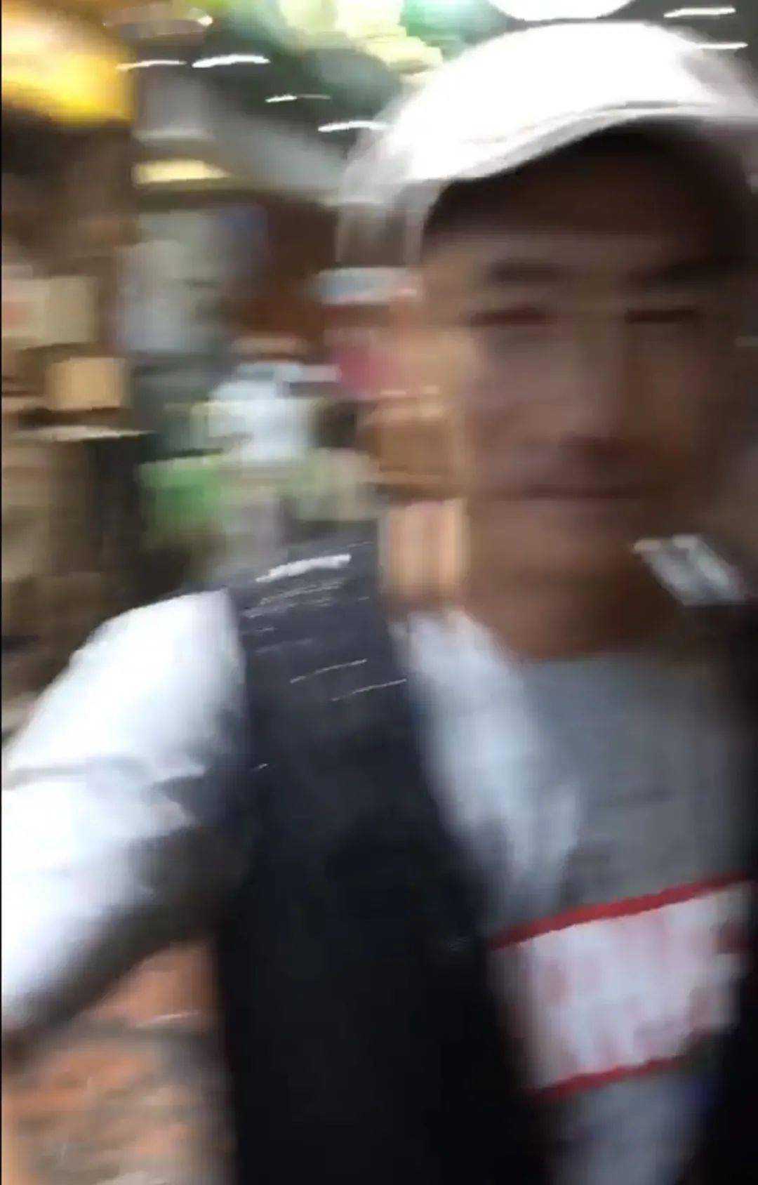拉人口罩被打_戴口罩的人简笔画