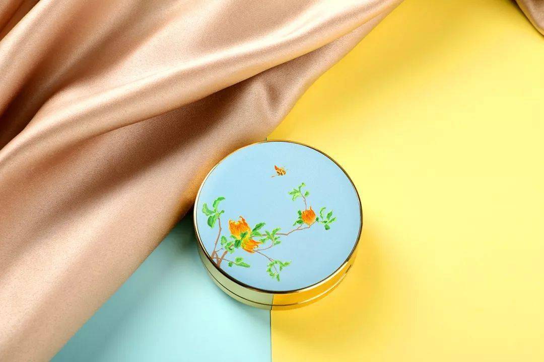 气垫|时隔一年，故宫美妆终于出新品了，美到犯规！