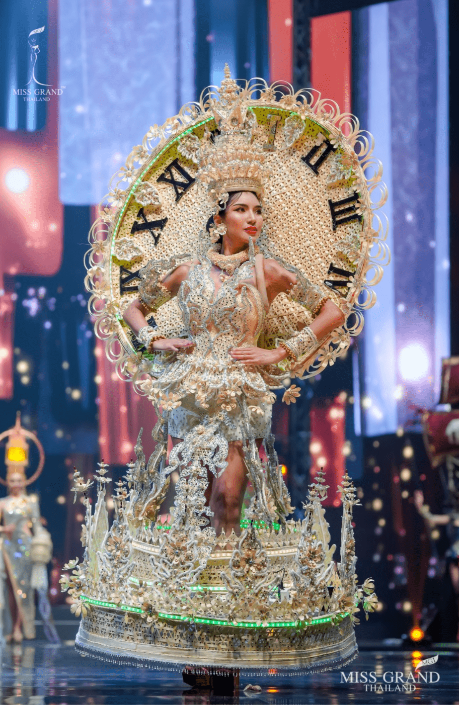 破产|维密破产3个月后,泰国选美“大尺度”照片燃爆热搜……