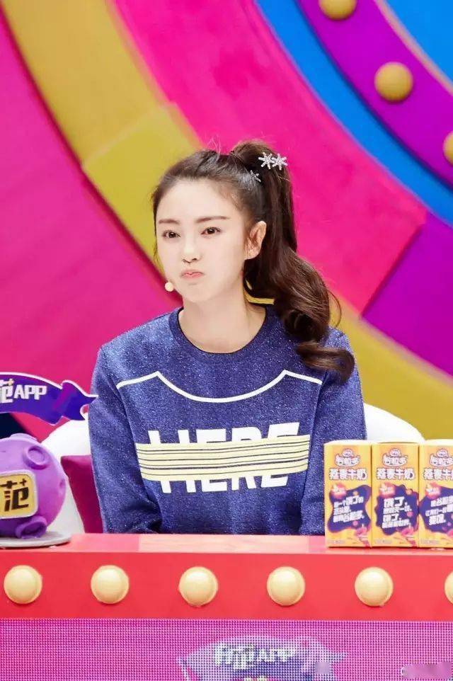 发型|头发长别老披着！这10种发型让你又美又有女人味！