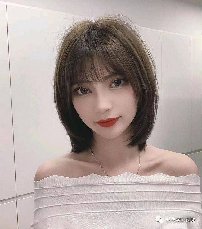 “ayx官方网站”
2020最新盛行“不长不短”发型(图15) “ayx官方网站”
2020最新盛行“不长不短”发型(图15)