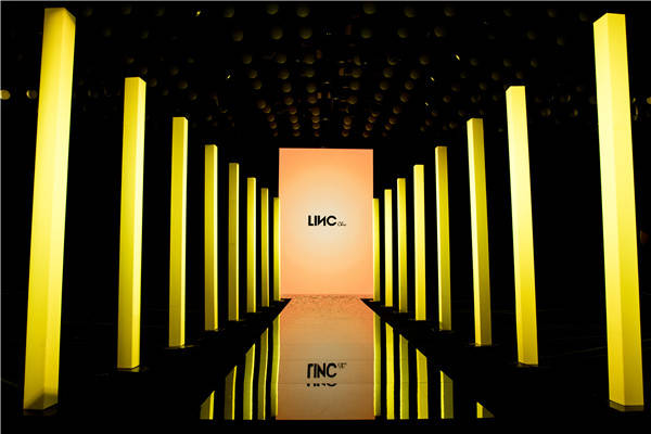 联动|LINC金羽杰2020迷人的pose百万联动，独占羽绒服C位