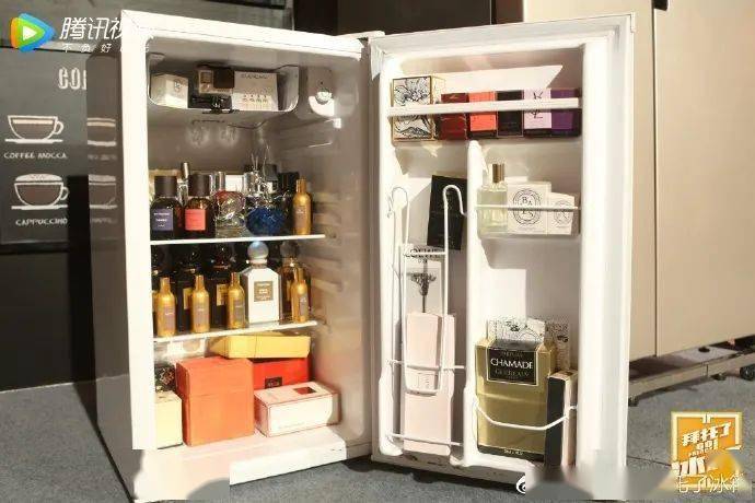 直播|次元璧破了！戚薇罗永浩同框带货力MAX