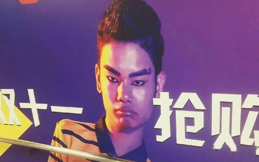 流水线|卖梨6.2万/月：老年网红→流水线作业之外，谁在赚钱？ | 养老e周刊