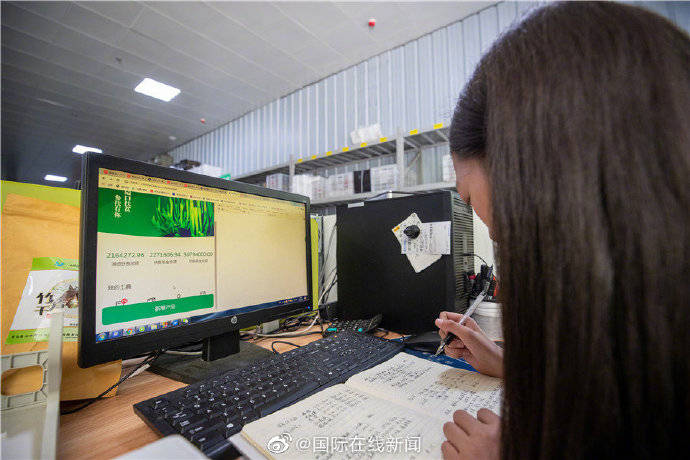 攻坚|【脱贫攻坚·小康路】从田间地头到百姓餐桌 农村电商助力脱贫攻坚