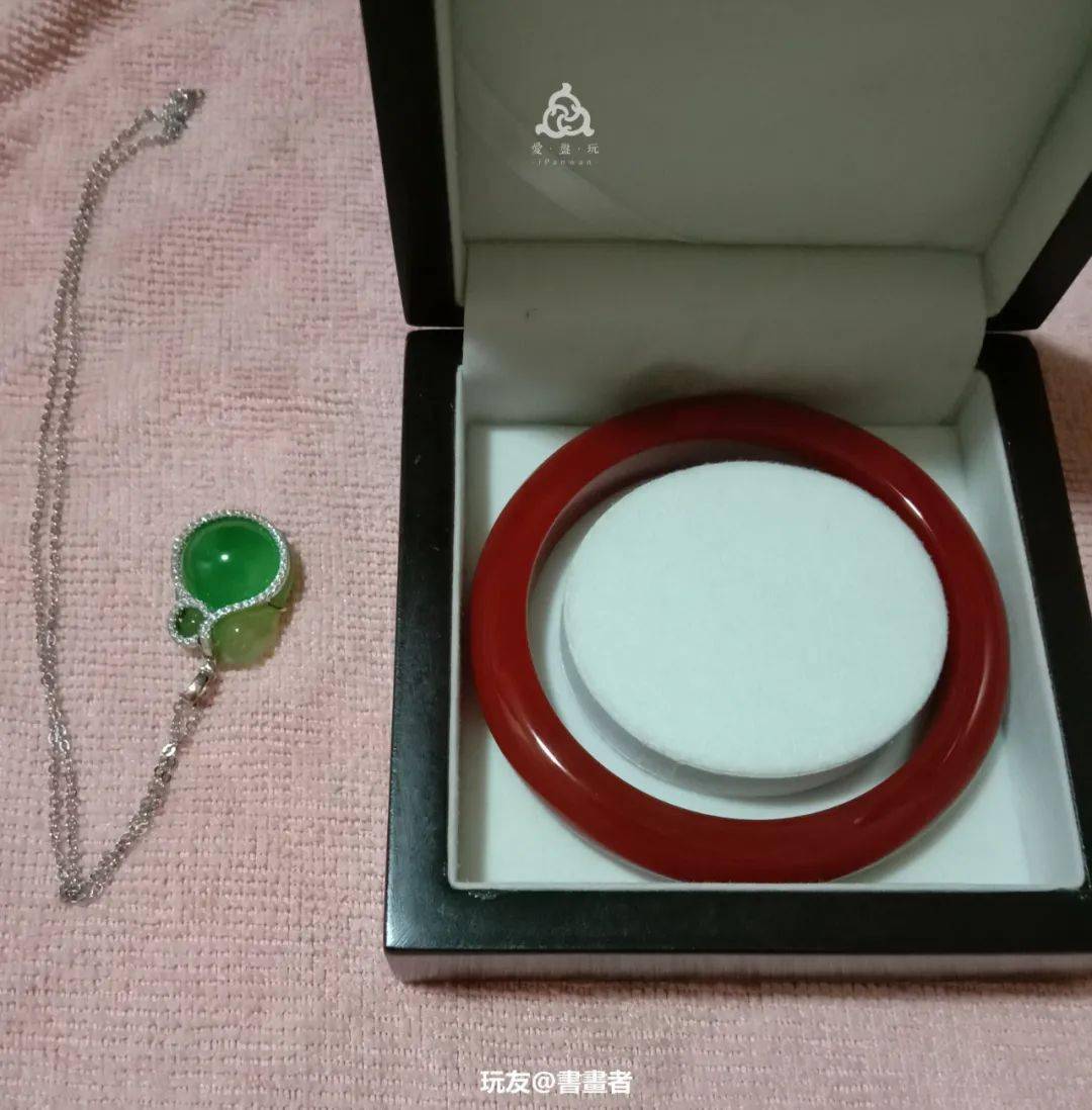 文玩|入坑十多年,花了五六十万,这位文玩小姐姐,还戴过150年的金刚!