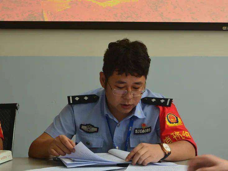 忠什么担成语_忠犬八公是什么狗