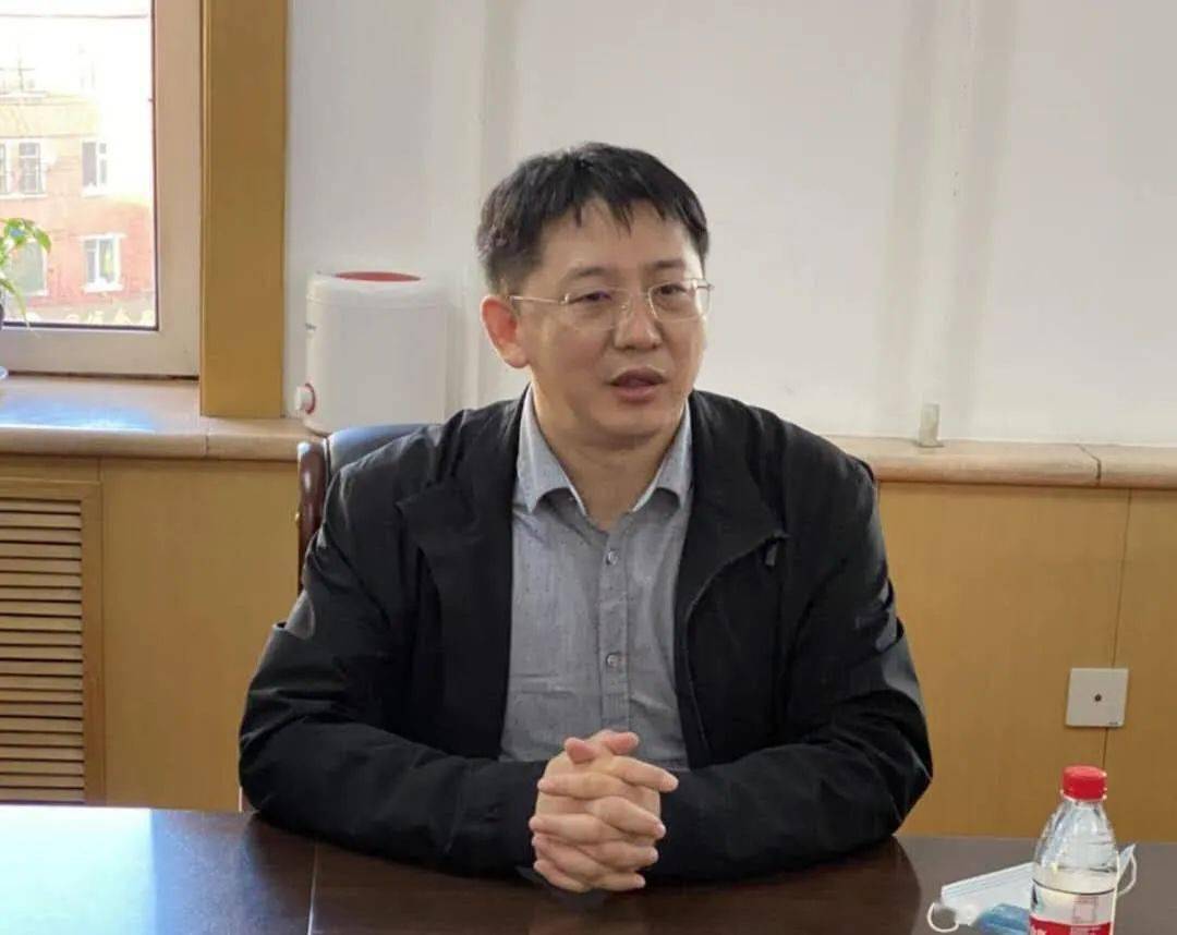 区领导调研政务服务体系建设工作_道外区