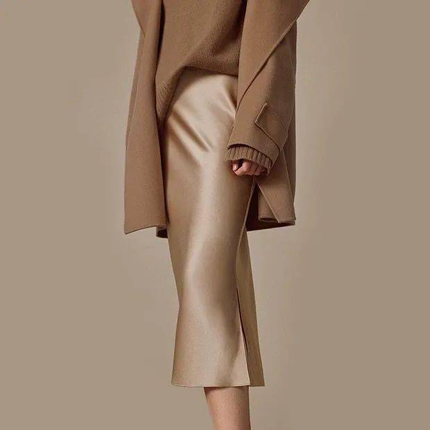 裙子|好物┃风靡时尚圈的丝滑半裙，穿上显瘦10斤还美得很高级！