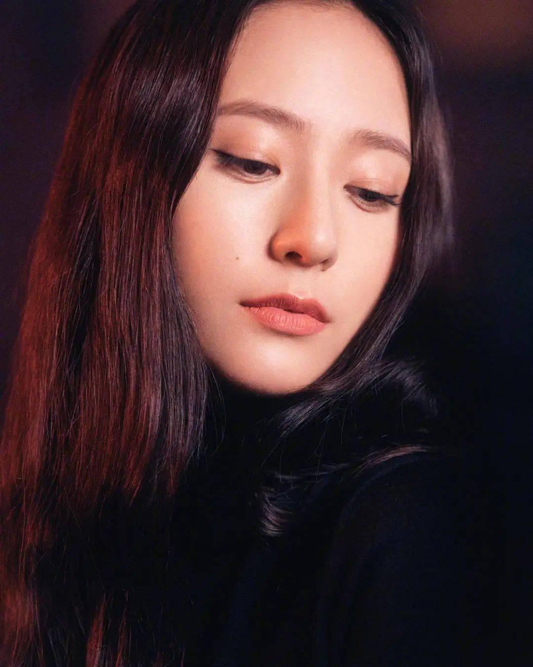 眼影|她美得就像一幅秋天里的画，所谓的高级感不过如此了吧？