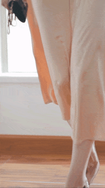 裙子|好物┃风靡时尚圈的丝滑半裙，穿上显瘦10斤还美得很高级！