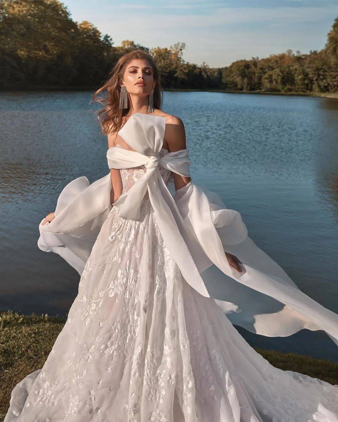 Lahav|一针一线还原维多利亚时期的典雅，世界顶级高定Galia Lahav的复古婚纱，美到词穷！