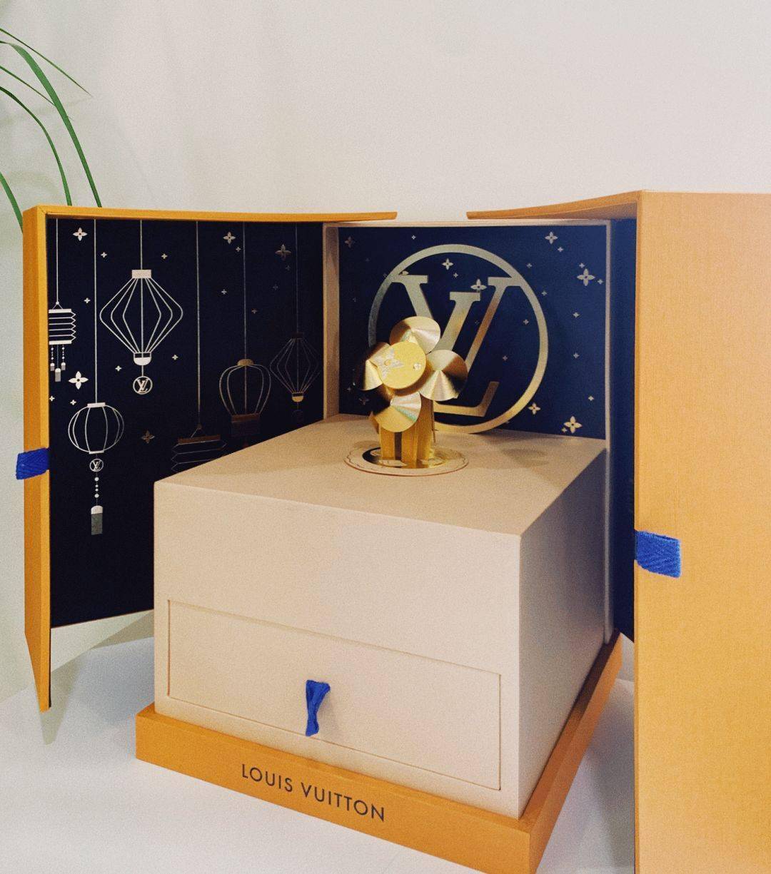 宇博|宇博带着他60个大牌月饼又来啦！这次要全部送给客官们！