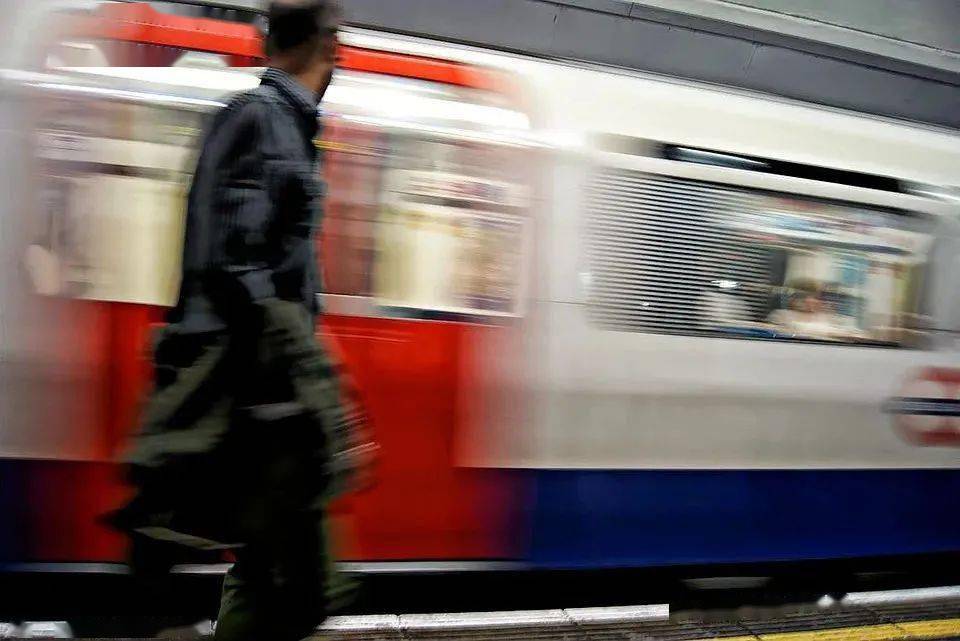 套房|95后女生创业一年买2套房：人与人的差距，是你想凭努力赚钱