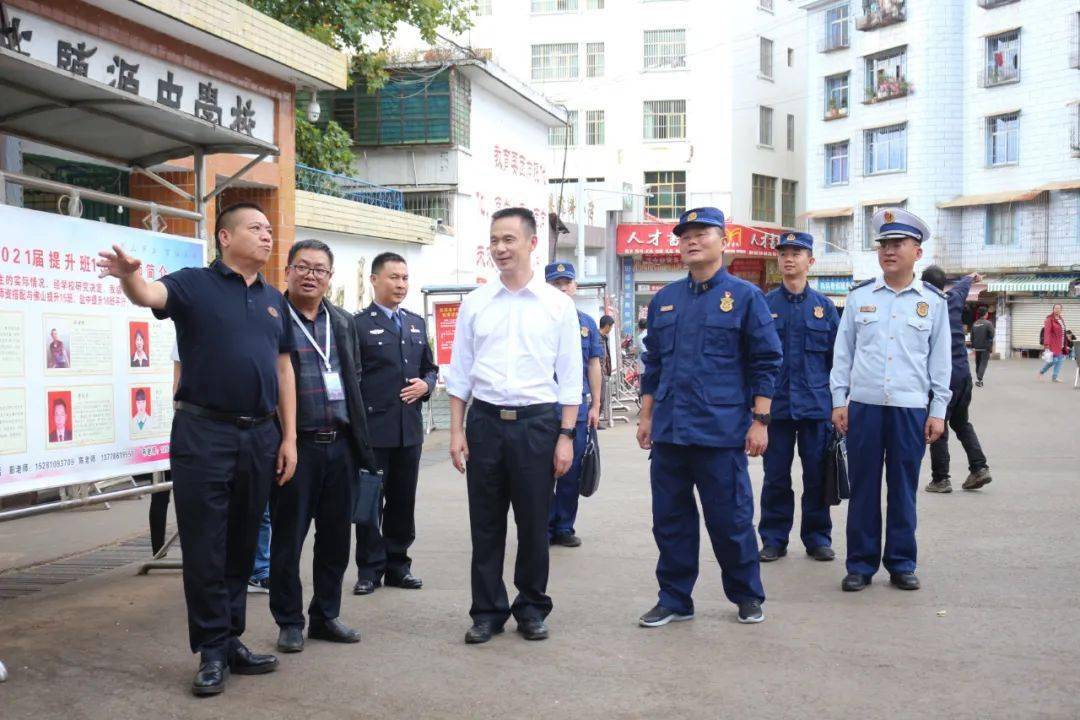 【头条关注】副州长,州公安局长梁小辉一行到盐源县检查指导消防安全