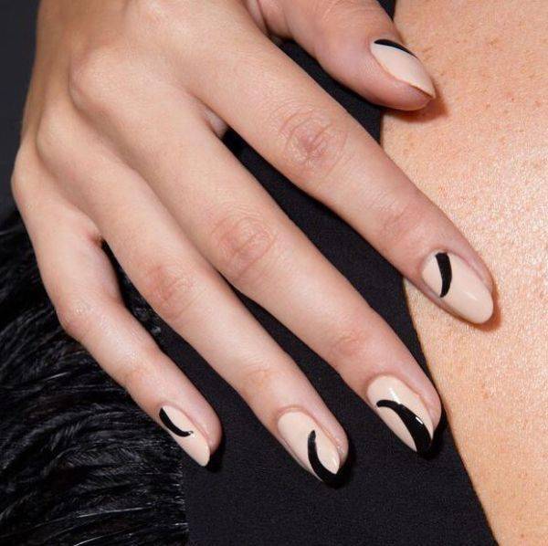 红色|今秋最流行的10款美甲：温柔又高级