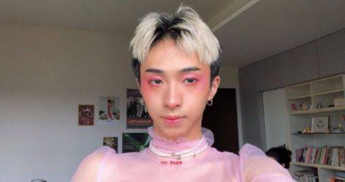 纱裙|伊能静儿子哈利再晒女装照 穿纱裙化桃花妆很精致