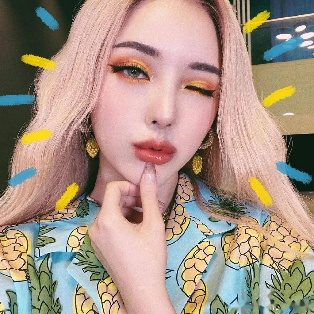 眼影|每刻美丨成熟女生们的秋日妆容 就是这种感觉！