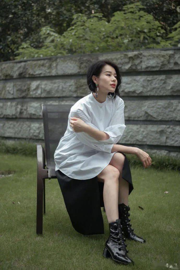 肥田|胡杏儿亮相《演员2》爆肥田时期辛酸史，&新剧佢又扮女强人！！！