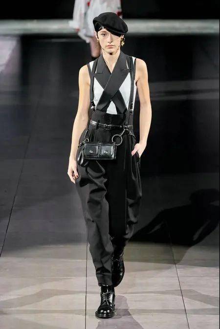 流行色|秋冬流行色新鲜出炉！秋季8大外套流行趋势/ 现在可以穿的2020秋冬连衣裙 /2020/2021秋冬最时尚的裤子指南！