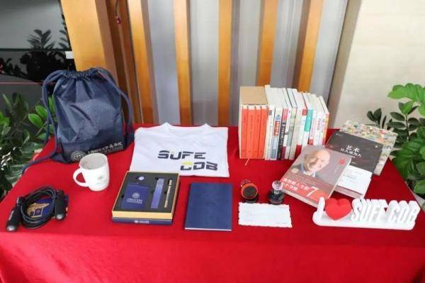 礼包|沪上这16所高校“萌新”礼包开箱！哪一款让你心动？