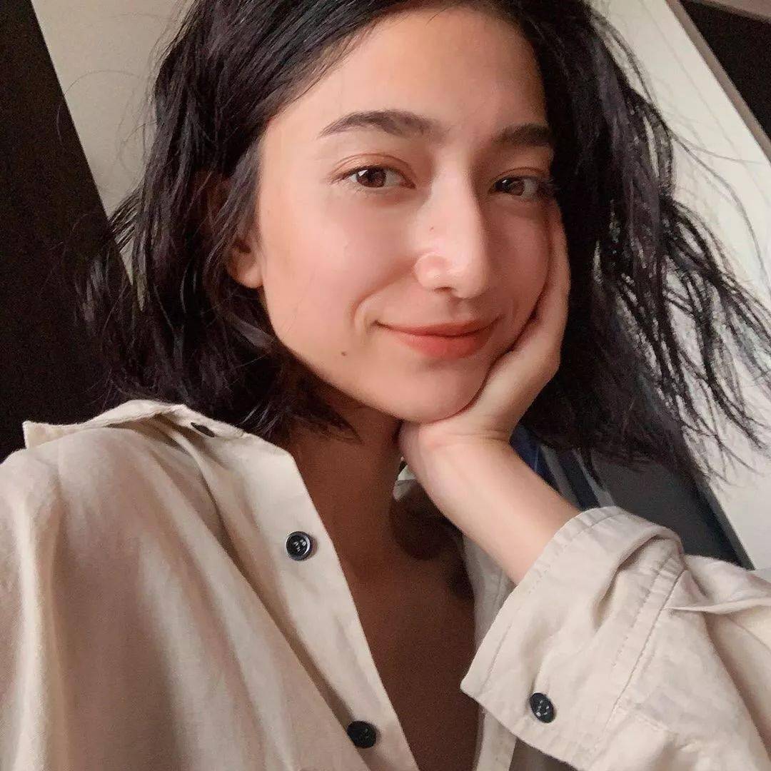 盲目跟风|换发型怕踩雷？拒绝盲目跟风，学会这3个技巧，超显气质还能“一键瘦脸”！