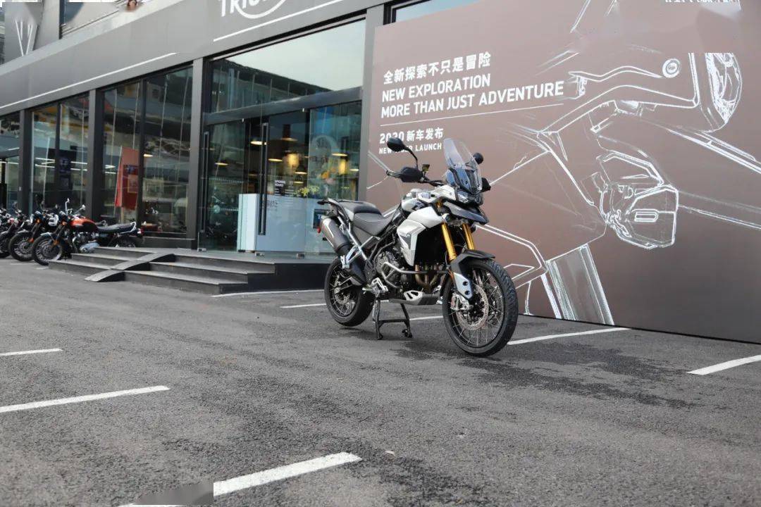 中量级adv更热凯旋发布tiger900两款车型价格配置极具诱惑力