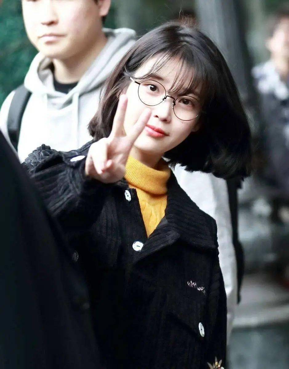 盲目跟风|换发型怕踩雷？拒绝盲目跟风，学会这3个技巧，超显气质还能“一键瘦脸”！