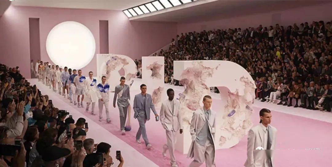 Stussy|10万的Dior X AJ不算啥，20万的Dior踏板车才是真香！