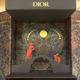 礼盒|大 牌 的 月 饼 长 啥 样 啊 ？