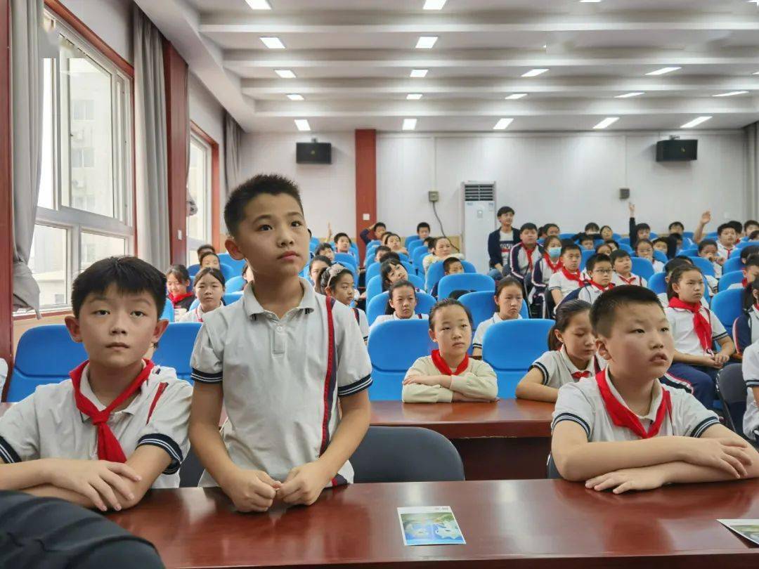 抽泣什么成语_成语故事简笔画(3)